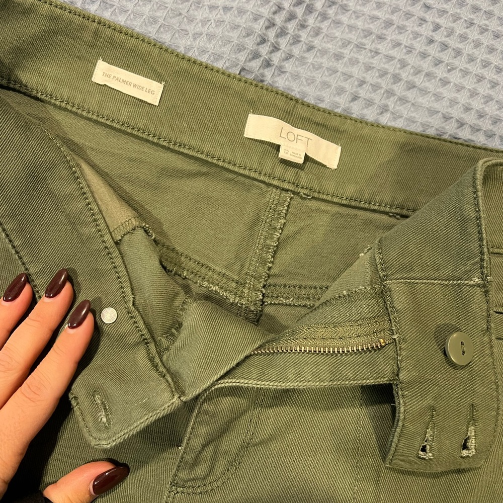 Loft women’s Palmer wide leg Olive Green Pants - Picture 2 of 3